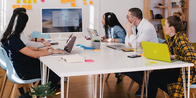 automatisation-ia-prospection-commerciale-b2b-leads-pipeline-crm